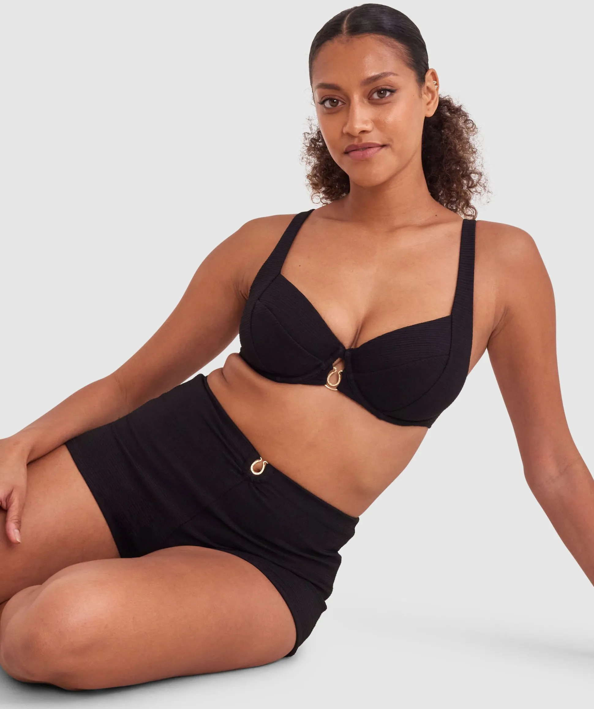 Cassie Full Cup Bikini Top - Black