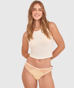 Essie Brazilian Knicker - Light Yellow