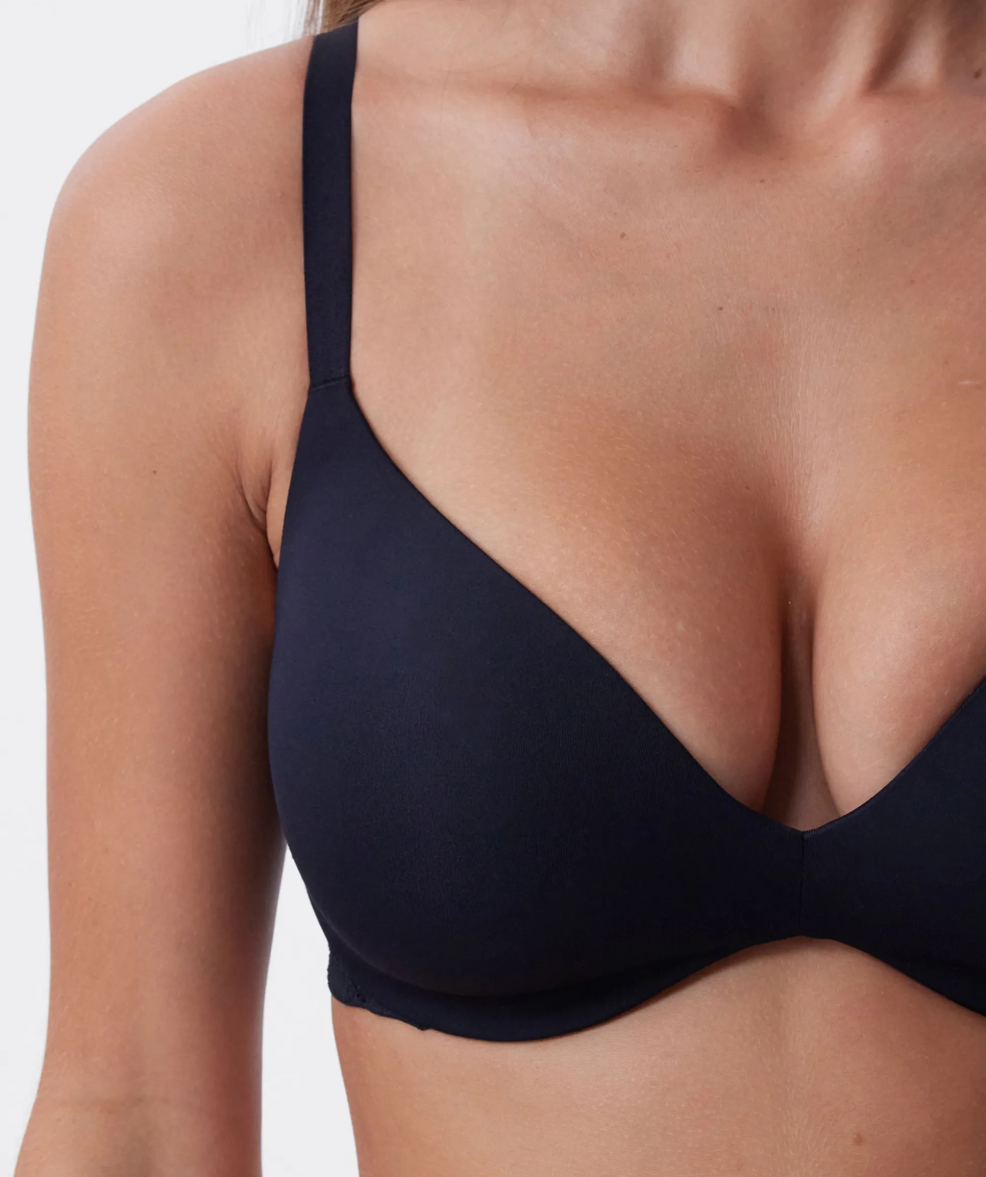 NKD Lightly Lined Relaxed Wire Bra - Black