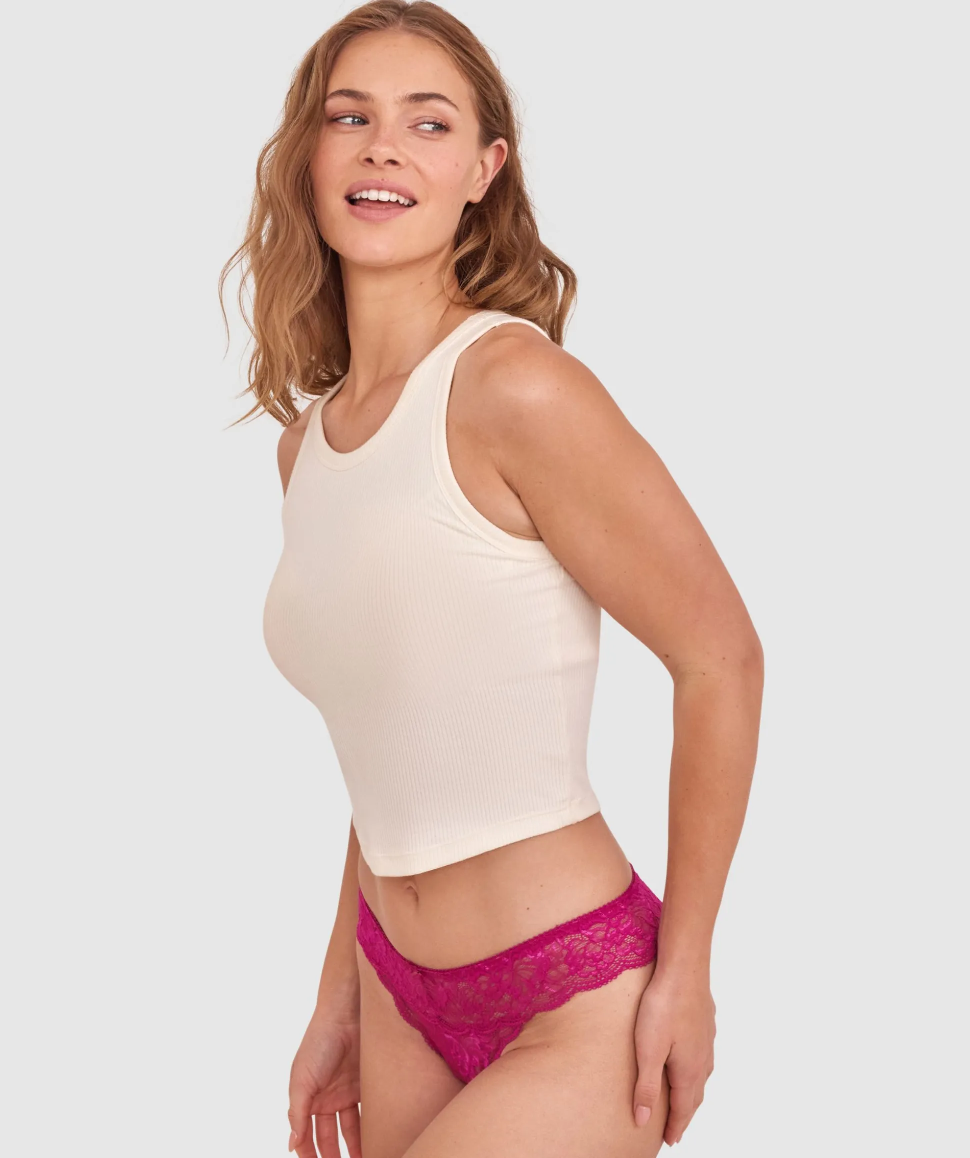 Romance G String - Magenta