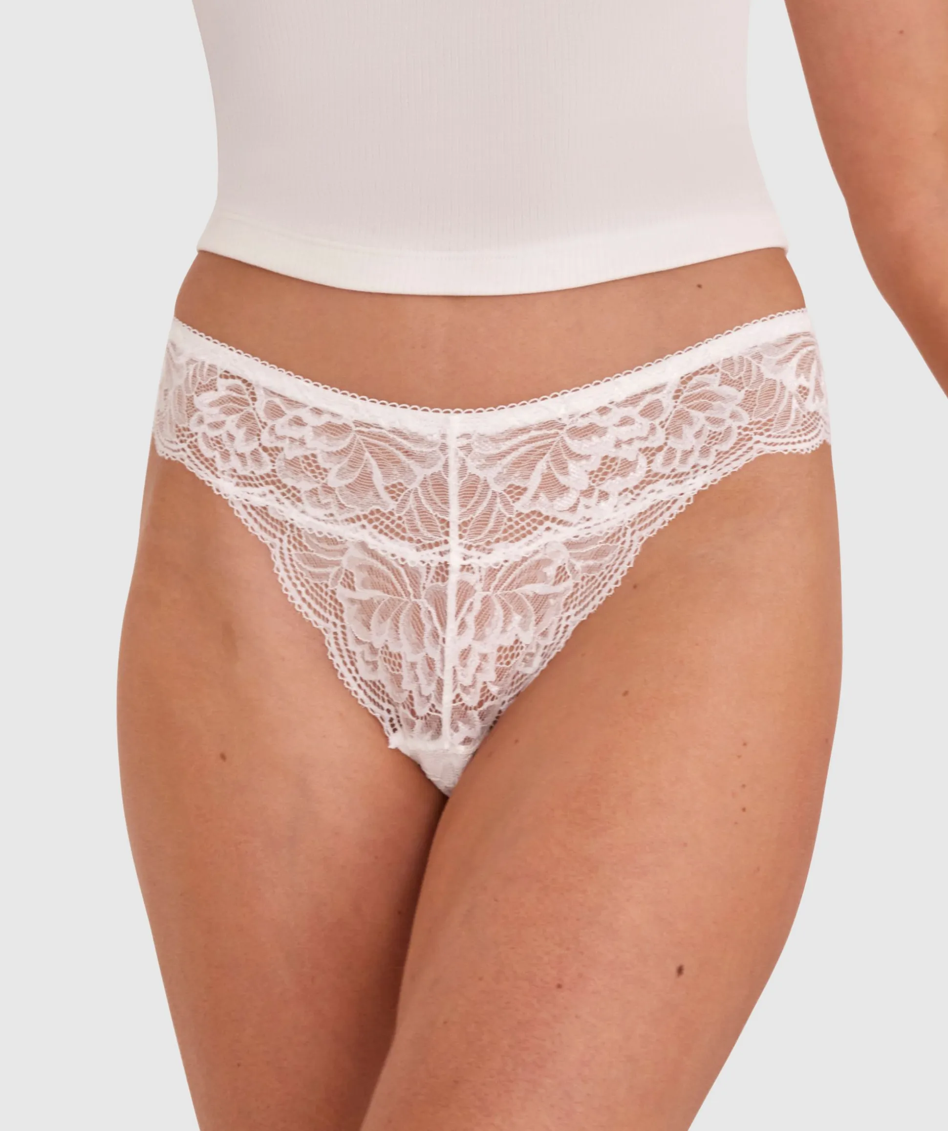 Romance V String Knicker - Ivory