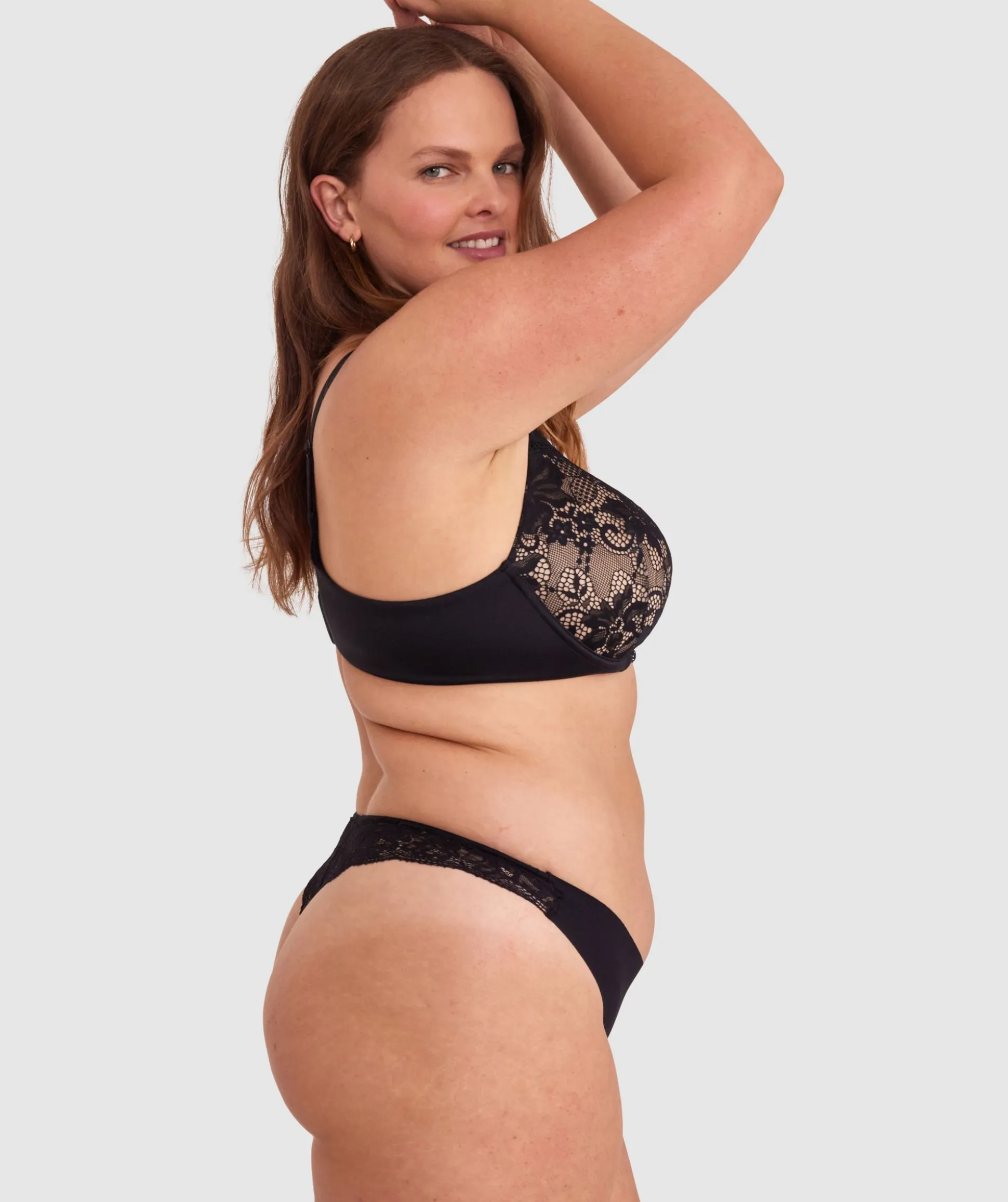 Smooth Comfort Lace V String Knicker - Black/ Black