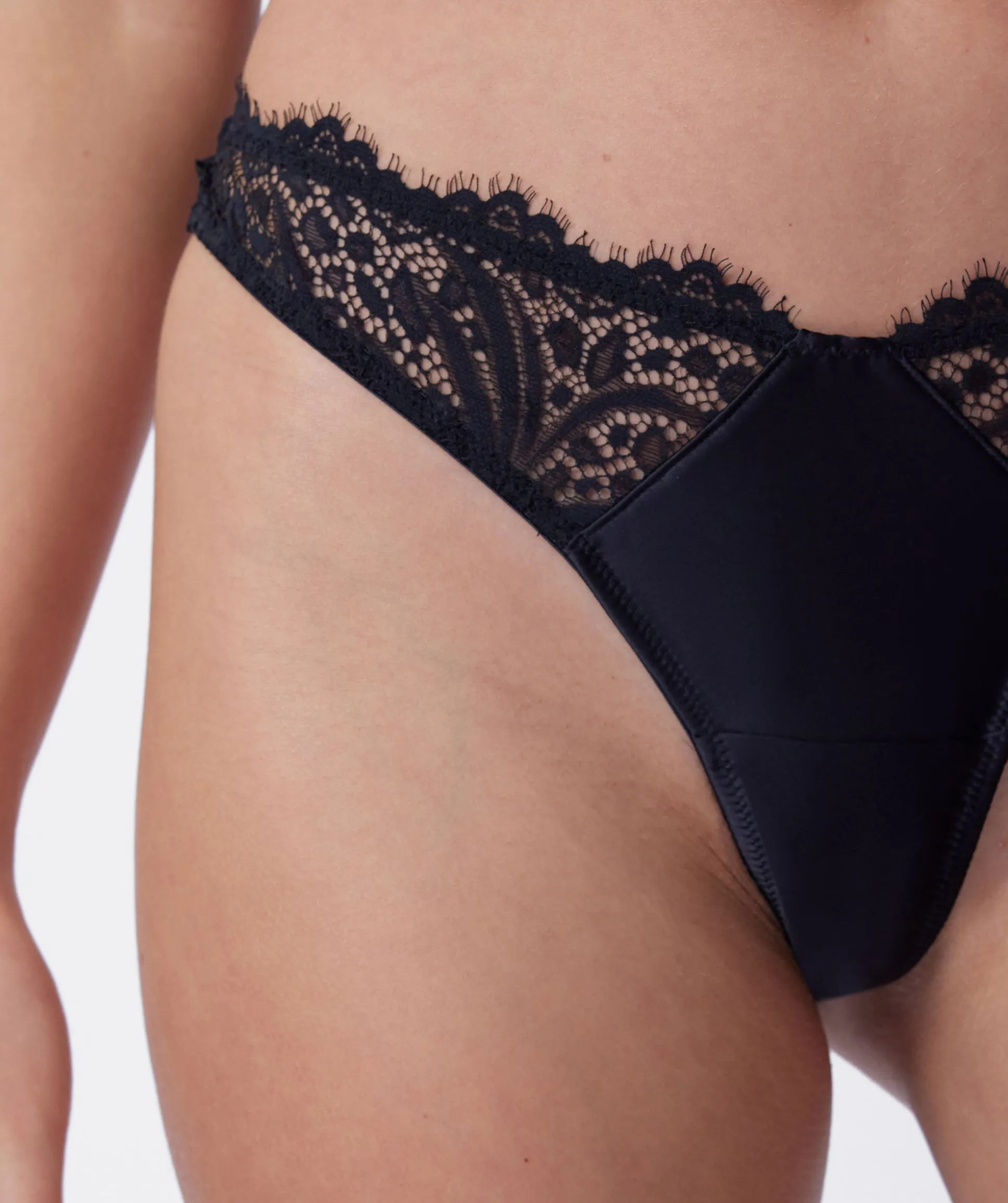 Venus High Leg G String - Black